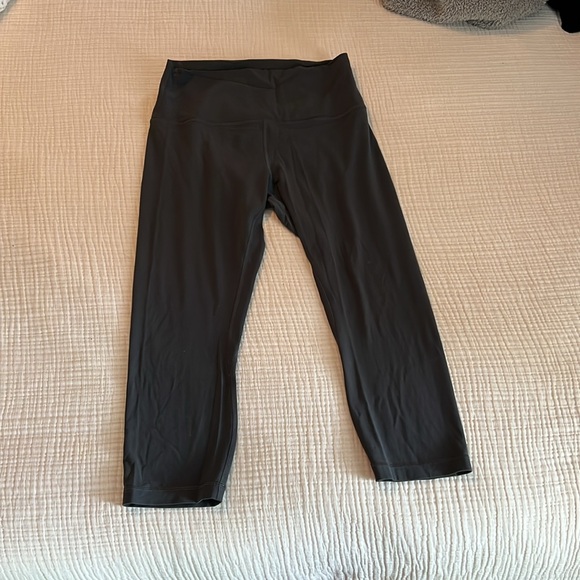 Cropped lululemon leggings - Picture 3 of 3